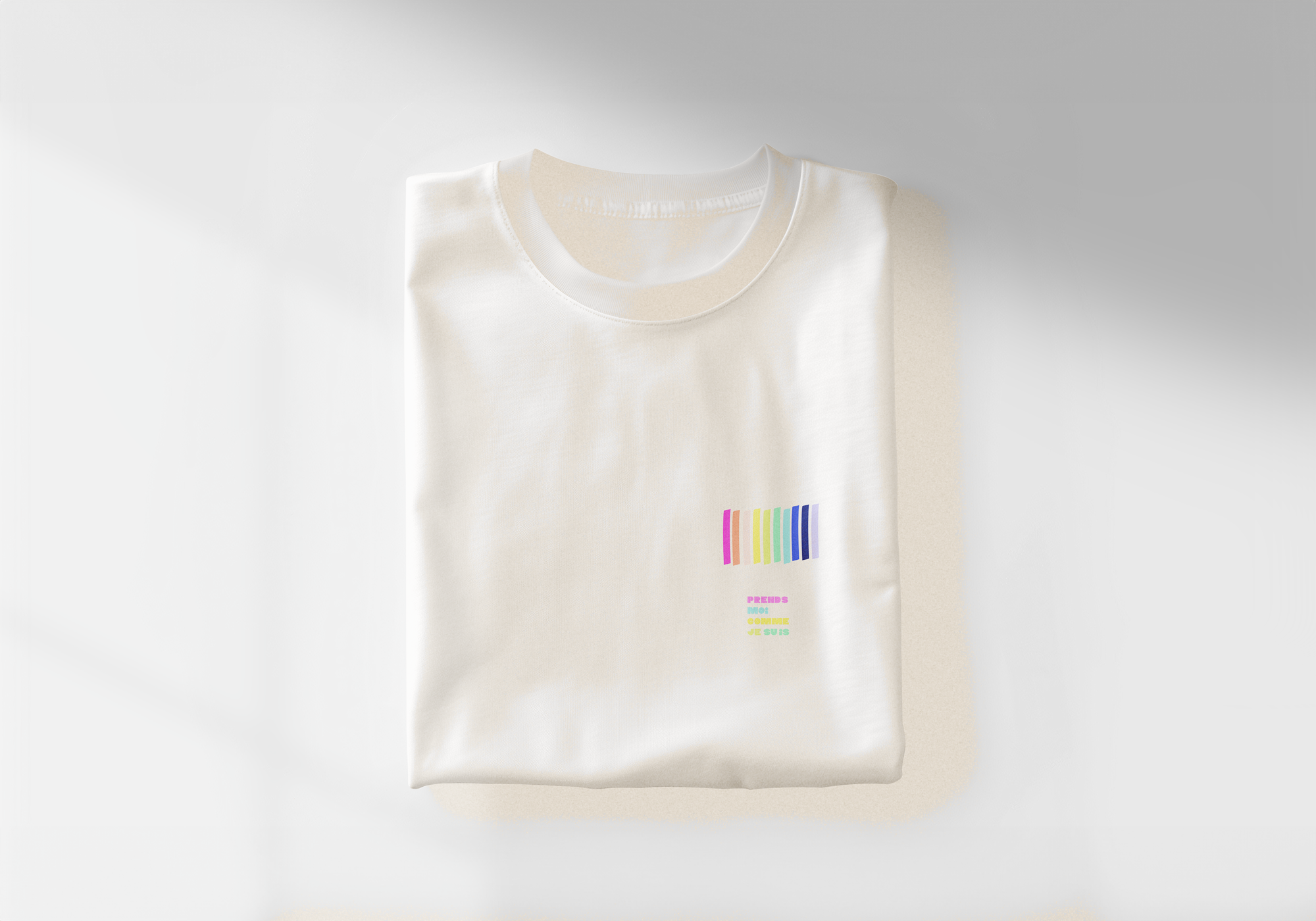 0-t-shirt-mockup-plie-prends-moi-emmos
