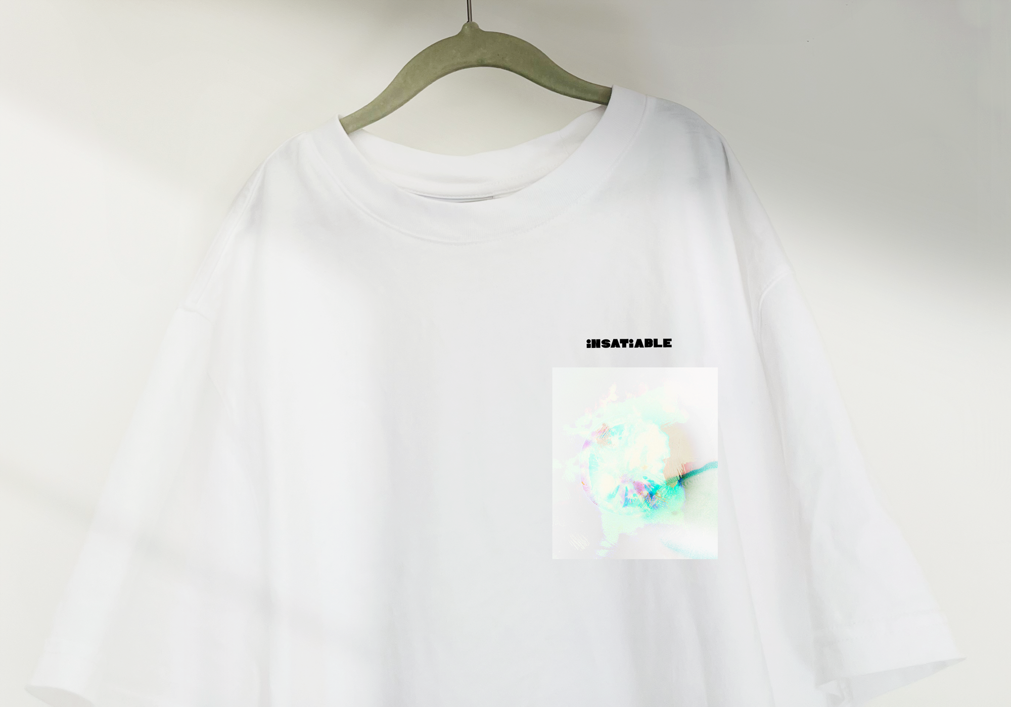 haut-corps-serigraphie-insatiable-emmos-mm