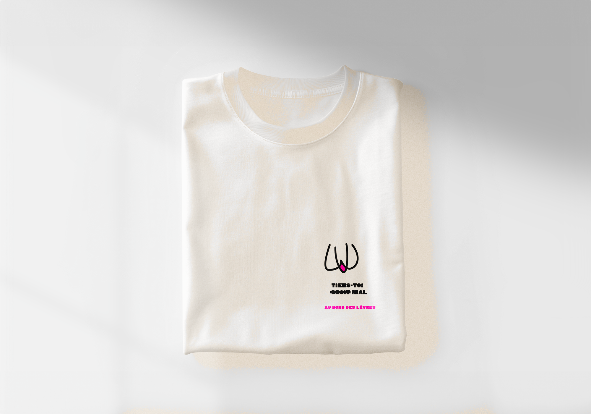 haut-corps-cafe-creme-au-bord-levres-emmos-mm