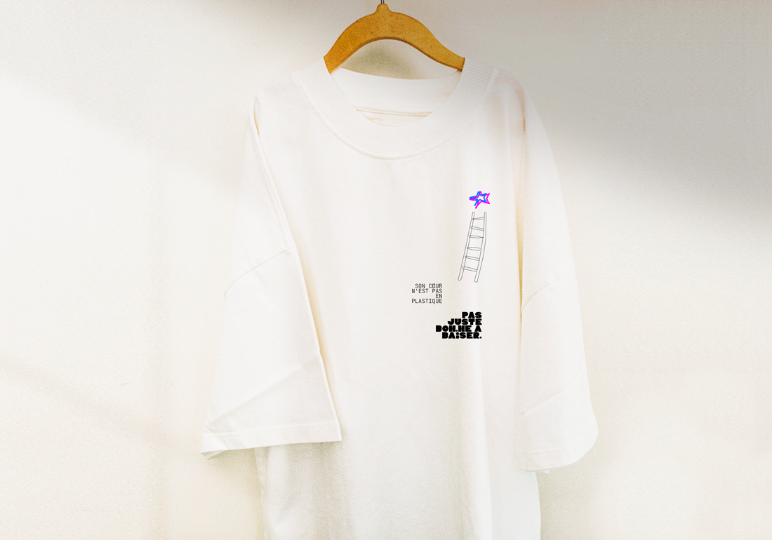 cafe-creme-haut-corps-serigraphie-coeur-plastique-emmos