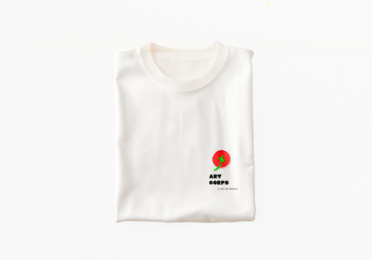 cafe-creme-haut-corps-tomate-art-corps
